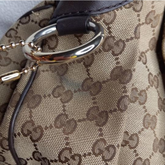 Authentic Gucci GG Monogram Supreme Sukey Shoulder Tote Bag - Picture 3 of 10
